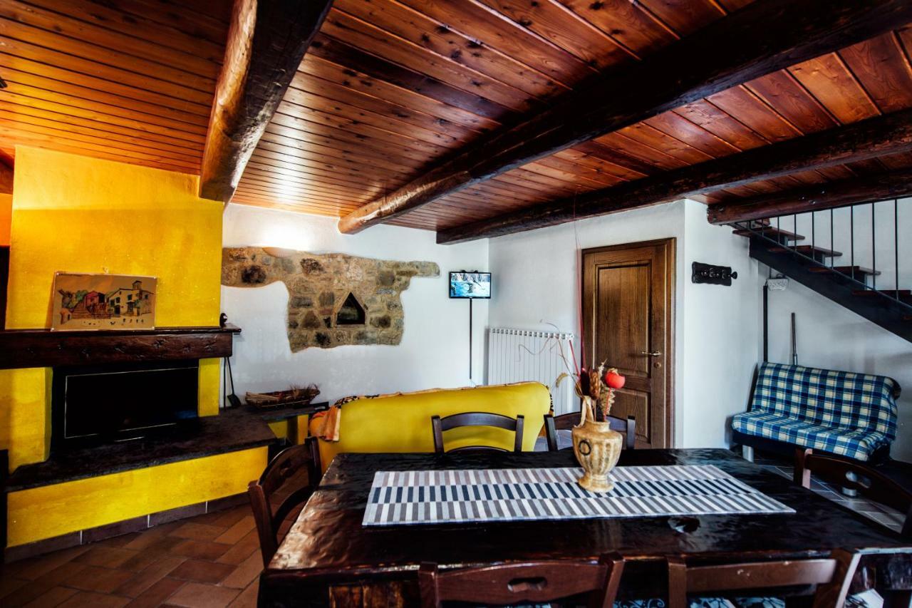 Agriturismo Il Noce カスティリオーネ・ドルチャ エクステリア 写真